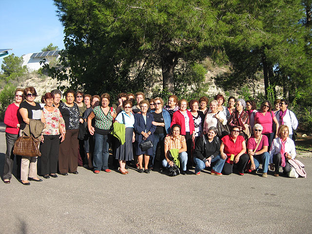 Las mujeres de Alhama disfrutan de un taller sobre productos naturales, Foto 1