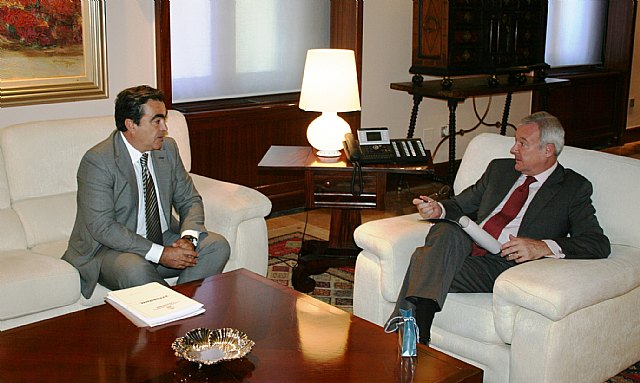 Valcárcel y el alcalde de Calasparra alaban la futura autovía del Norte - 1, Foto 1