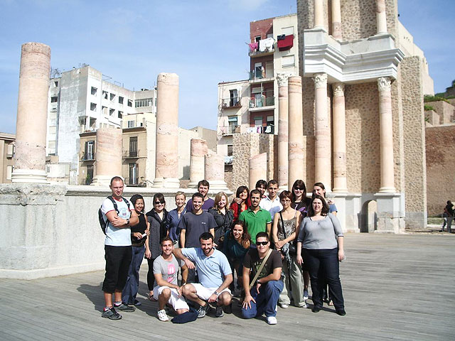 Primera visita turística de la Bolsa de Idiomas al Teatro Romano - 1, Foto 1