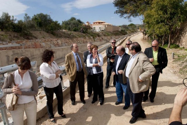 Ayuntamiento y la CHS dan prioridad a la mejora de las carreteras que atraviesan ramblas - 1, Foto 1