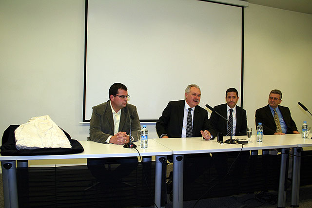 Una pieza encontrada en Begastri revoluciona la arqueología regional - 1, Foto 1