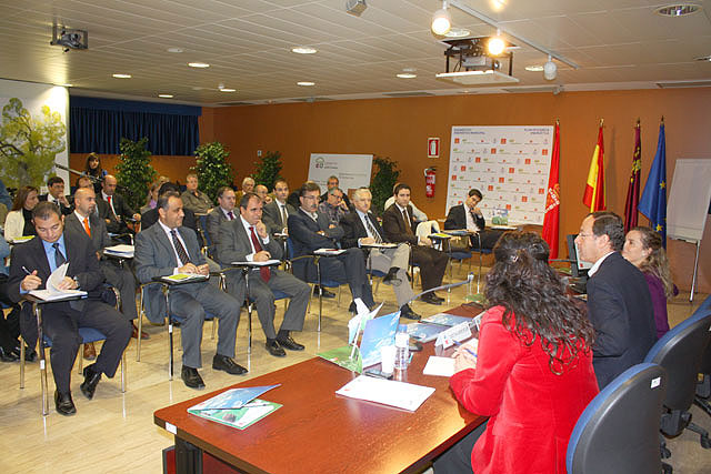 El Alcalde invita a los agentes sociales a “apostar con ambición y sumar esfuerzos” en la estrategia contra el cambio climático - 2, Foto 2