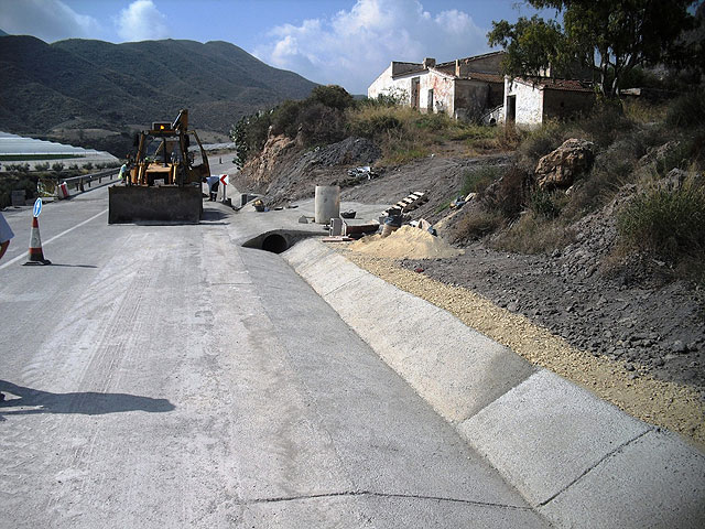 Reparación de la carretera RM-332 en Ramonete, Foto 1