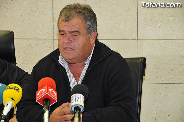 El alcalde pide al delegado del Gobierno que intensifique el dispositivo de seguridad de la Guardia Civil ante la oleada de robos de uva de mesa, Foto 2