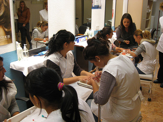 El Ayuntamiento forma a 152 jóvenes para que aprendan un oficio - 2, Foto 2