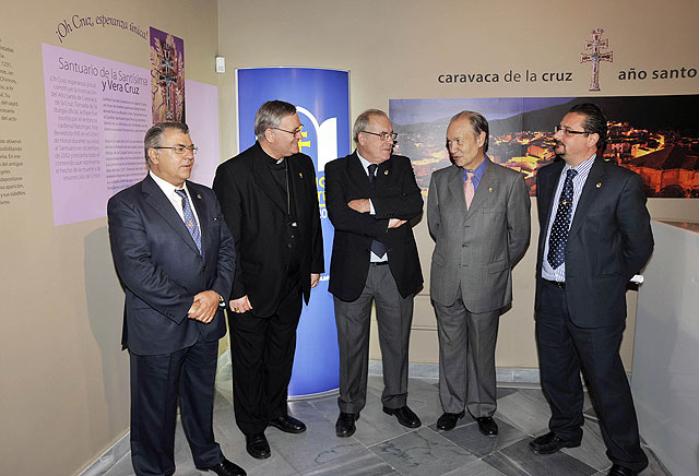 La Fundación Cajamurcia abre en la Plaza Belluga una oficina de información del Año Santo 2010 de Caravaca de la Cruz - 1, Foto 1