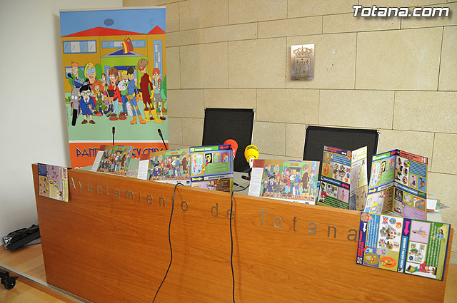 Ayuntamiento e Instituto de Seguridad Laboral inician una campaña para fijar hbitos de prevencin en los adolescentes - 2