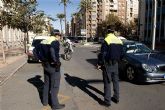 La Polica Local inicia la campaña de control del uso de los mviles por los conductores