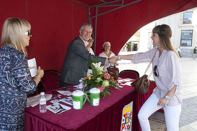 El Ayuntamiento recauda 2.200 euros en la postulación anual contra el cáncer - 2, Foto 2