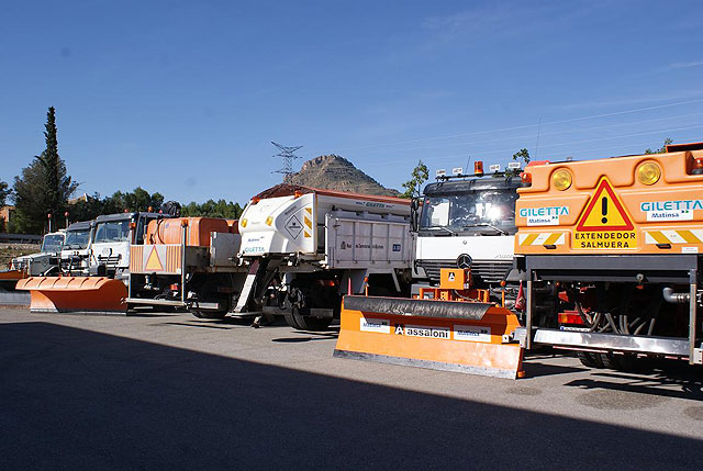 Parte del material preparado en la Región de Murcia en caso de nevadas o presencia de hielo en la Red de Carreteras del Estado, Foto 1