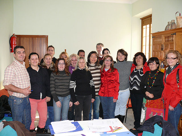 Ha comenzado en Jumilla un curso de habilidades sociales con la asistencia de 16 personas - 1, Foto 1