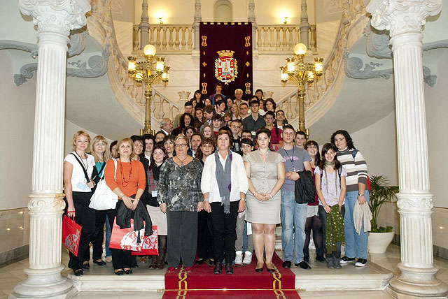 Una veintena de estudiantes de cinco países visitan Cartagena con el Proyecto Comenius - 1, Foto 1