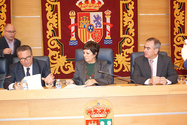 Mercedes Gallizo firma un convenio con el Ayuntamiento de Molina de Segura para el cumplimiento de Trabajos en Beneficio de la Comunidad - 1, Foto 1
