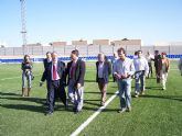 El Alcalde de guilas y el Secretario de la Delegacin del Gobierno en Murcia visitan las instalaciones del campo de ftbol «Hermanos Buitrago»