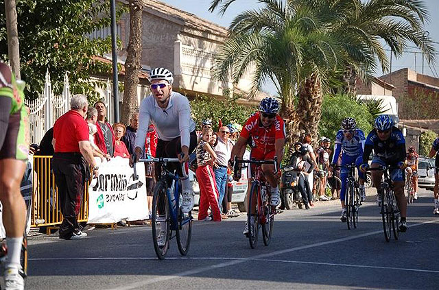 Dos trofeos para los corredores del Club Ciclista Santa Eulalia en el Trofeo Presidente (Puente Tocinos), Foto 1