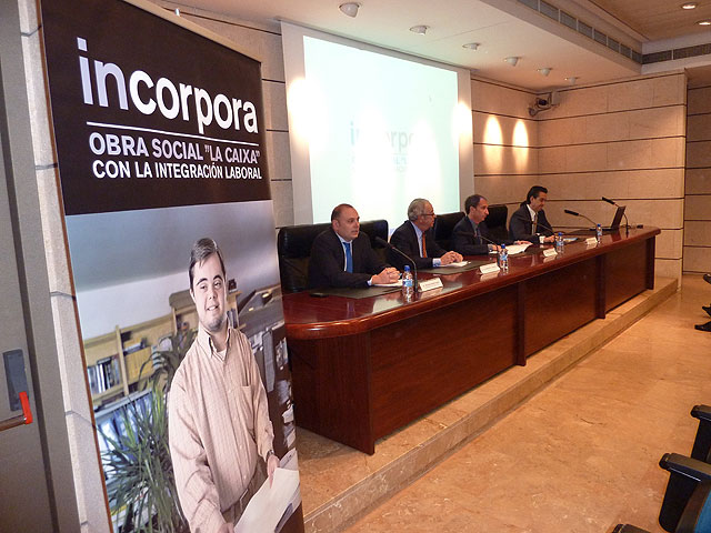 La Obra Social La Caixa y la CROEM promueven entre las empresas la contratación de personas en riesgo de exclusión a través del programa Incorpora - 1, Foto 1