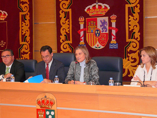 Firman un convenio para financiar la construcción del nuevo centro de día - 1, Foto 1