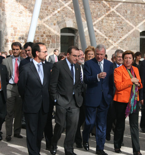 Valcárcel resalta el esfuerzo del Gobierno regional para rehabilitar antiguas instalaciones militares como nuevas infraestructuras docentes - 3, Foto 3