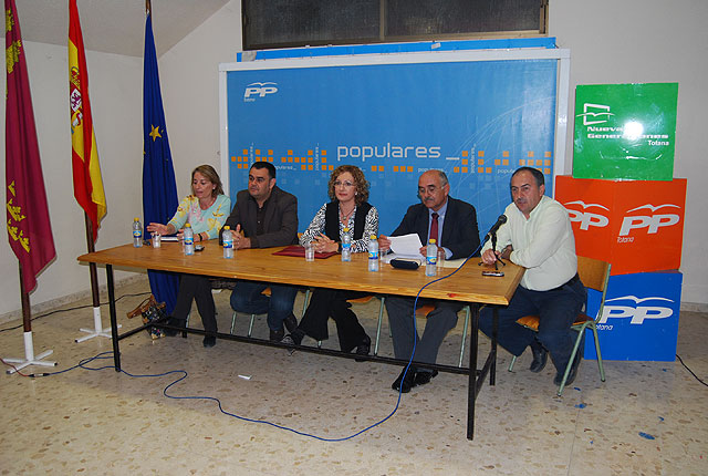 Diputados nacionales y regionales aseguran en un acto sectorial que el PP regional invertirá un 16% más en Totana para el año próximo, Foto 1