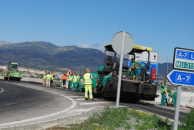 Finalizan las obras de acondicionamiento, asfaltado y señalización de los tres enlaces de la Autovía del Medieterráneo, a su paso por Totana, Foto 2