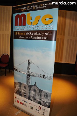 Ms de cien personas participan desde hoy en la “III Semana de Seguridad y Salud Laboral en la Construccin” - 4