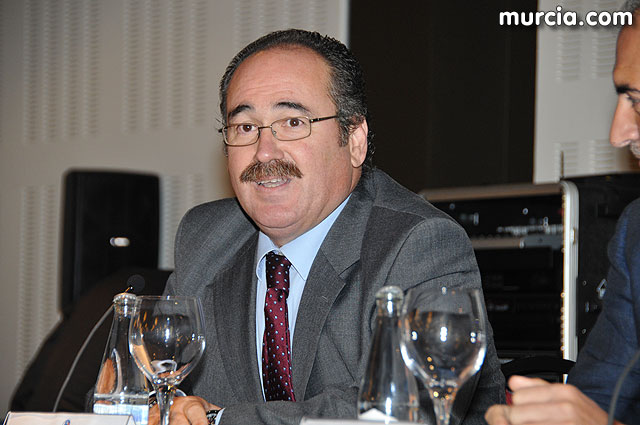 Ms de cien personas participan desde hoy en la “III Semana de Seguridad y Salud Laboral en la Construccin” - 7