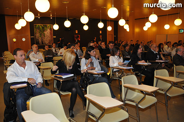 Ms de cien personas participan desde hoy en la “III Semana de Seguridad y Salud Laboral en la Construccin” - 8