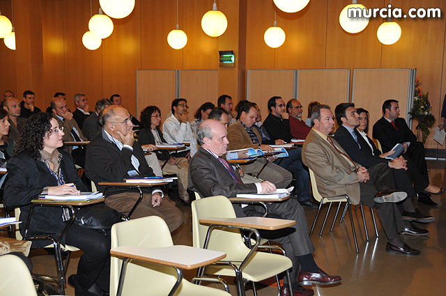 Ms de cien personas participan desde hoy en la “III Semana de Seguridad y Salud Laboral en la Construccin” - 9