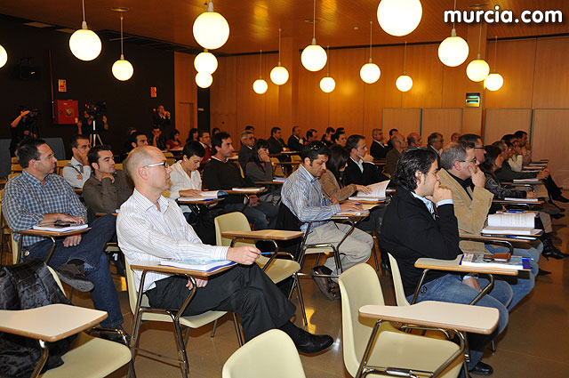 Ms de cien personas participan desde hoy en la “III Semana de Seguridad y Salud Laboral en la Construccin” - 11