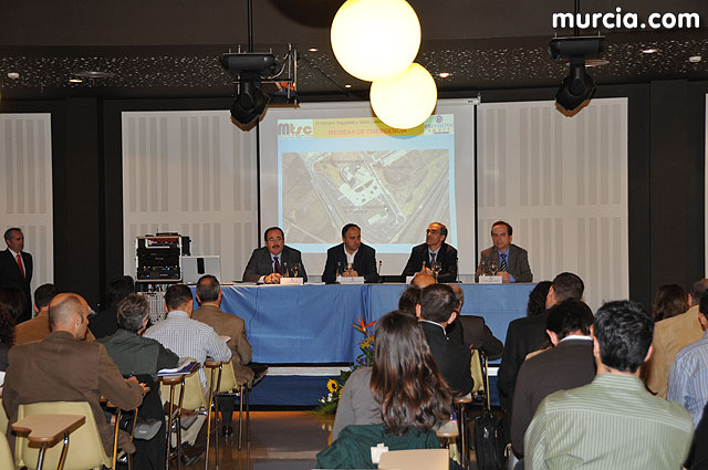 Ms de cien personas participan desde hoy en la “III Semana de Seguridad y Salud Laboral en la Construccin” - 12