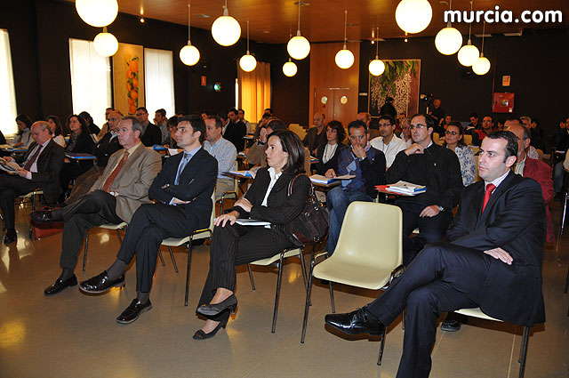 Ms de cien personas participan desde hoy en la “III Semana de Seguridad y Salud Laboral en la Construccin” - 16
