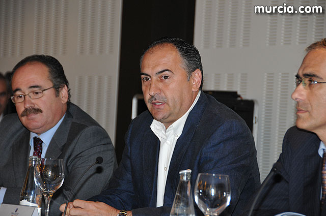 Ms de cien personas participan desde hoy en la “III Semana de Seguridad y Salud Laboral en la Construccin” - 18