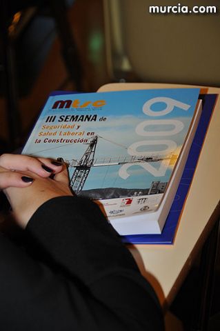 Ms de cien personas participan desde hoy en la “III Semana de Seguridad y Salud Laboral en la Construccin” - 20