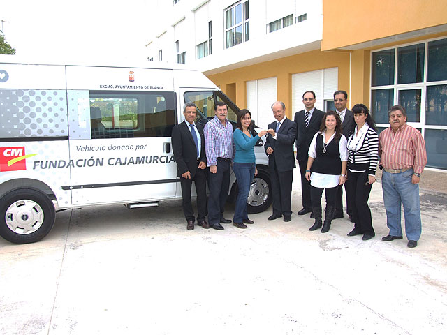 Blanca estrena un coche adaptado a las personas discapacitadas - 1, Foto 1