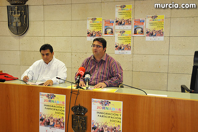 Ayuntamiento y FEDASIM organizan unas jornadas regionales de formación e Inmigración, Foto 1