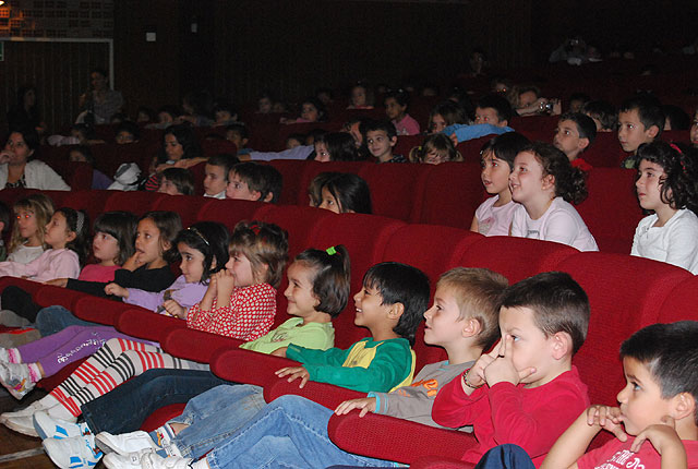 Finaliza la “XVII Semana de teatro infantil”, que ha contado con la participación de cerca de 2.000 alumnos de Infantil y Primaria, Foto 4