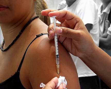 En Jumilla la campaña de vacunación contra la gripe A se desarrolla con normalidad y existen dosis suficientes - 1, Foto 1
