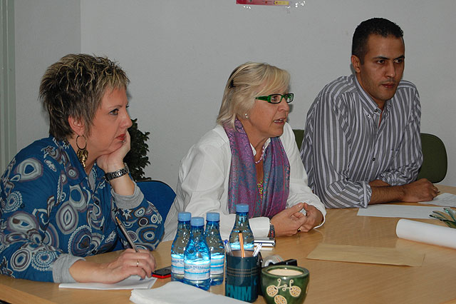 Con un taller de artesanías han comenzado las actividades del programa de inmigrantes - 1, Foto 1