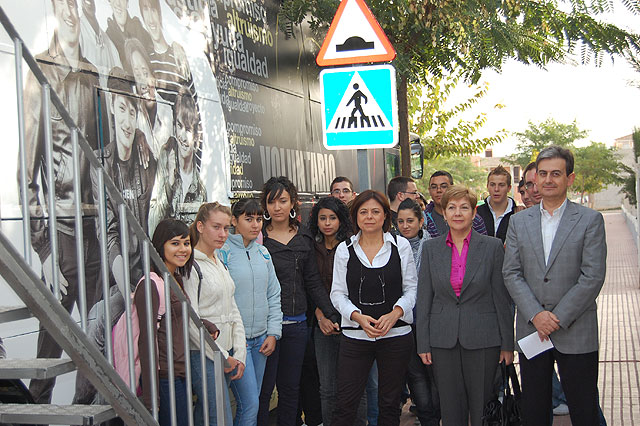 El autobús del voluntariado hace una parada en Alguazas - 1, Foto 1