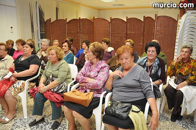 El Defensor del Pueblo vista la “Asociacin de Amas de Casa, Usuarios y Consumidores Las Tres Avemaras” - 12
