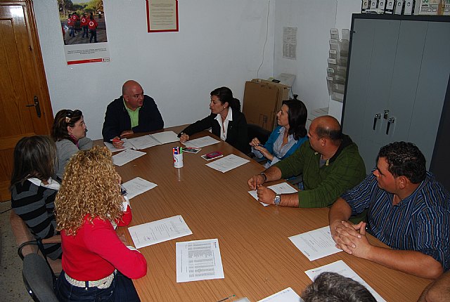 Autoridades municipales asisten al Comité Local de Cruz Roja Española, Foto 1