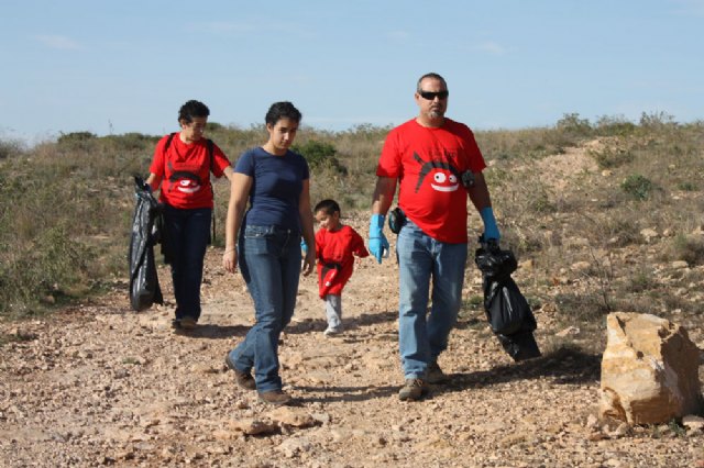Unas 400 personas limpian del Cabezo Gordo de Torre Pacheco - 2, Foto 2