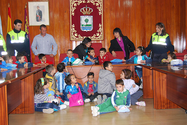 Los escolares del colegio José Antonio participan en un pleno infantil - 1, Foto 1