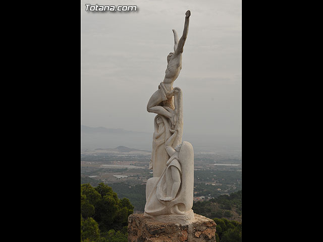 La Concejala de Turismo edita un folleto informativo para promocionar el Va Crucis del santuario de Santa Eulalia de Mrida - 4