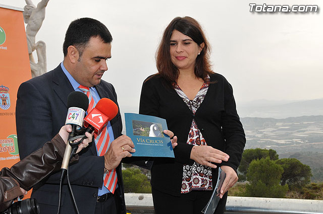 La Concejala de Turismo edita un folleto informativo para promocionar el Va Crucis del santuario de Santa Eulalia de Mrida - 6