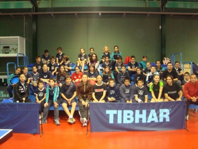 Alumnos del Virgen de Begoña entran en contacto con el tenis de mesa - 1, Foto 1