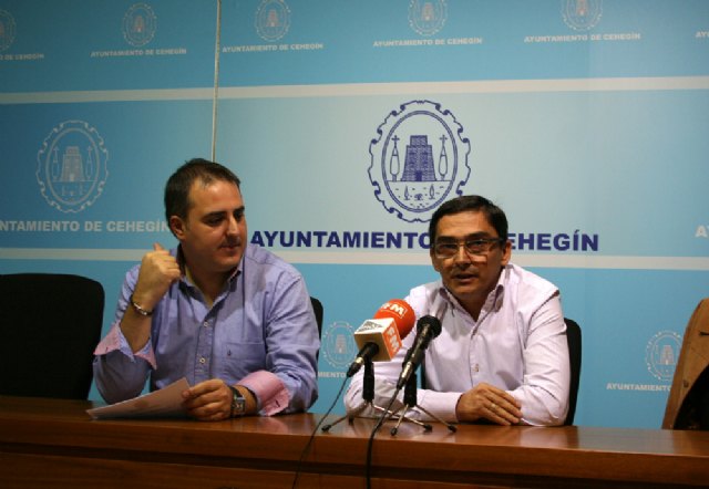 Francisco Abril (izquierda) y Nicolás del Toro anuncian la apertura de Begastri., Foto 1