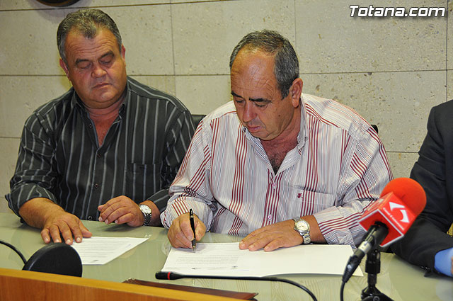 El Ayuntamiento firma sendos convenios con la ADS de Ovino y Caprino “Santa Eulalia” y la ADS de Porcino de El Paretn y Totana - 2