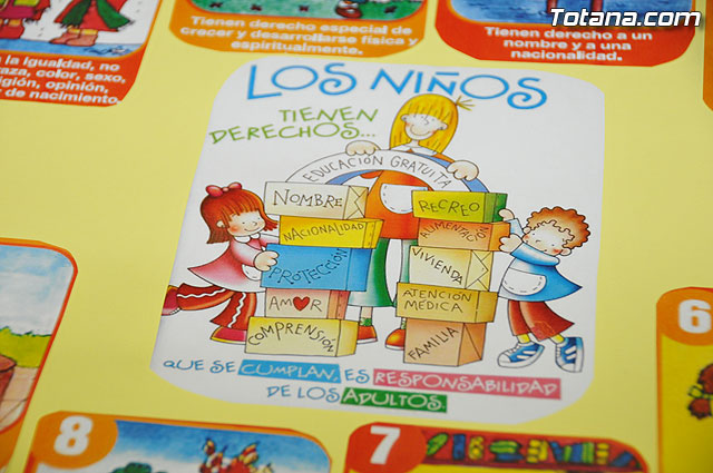 Alumnos de varios centros educativos de Totana alzan su voz y proclaman sus derechos en el saln de plenos del ayuntamiento - 30