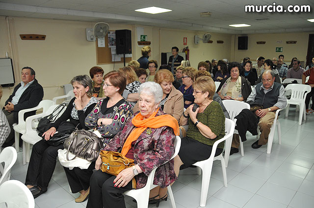 El alcalde entrega el carn de voluntario de honor de Totana al consejero de Poltica Social, Mujer e Inmigracin, Joaqun Bascuñana - 5